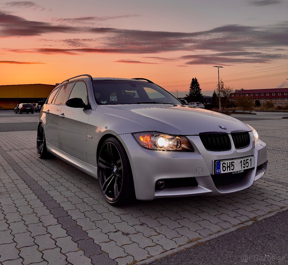 BMW E91 320D M47 / BOHATÁ VÝBAVA / SERVIS / MANUAL