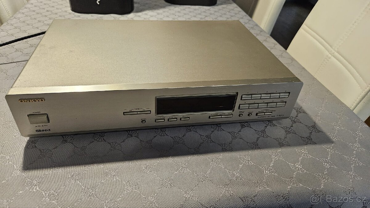 Onkyo FM STEREO/ AM TUNER T-4211