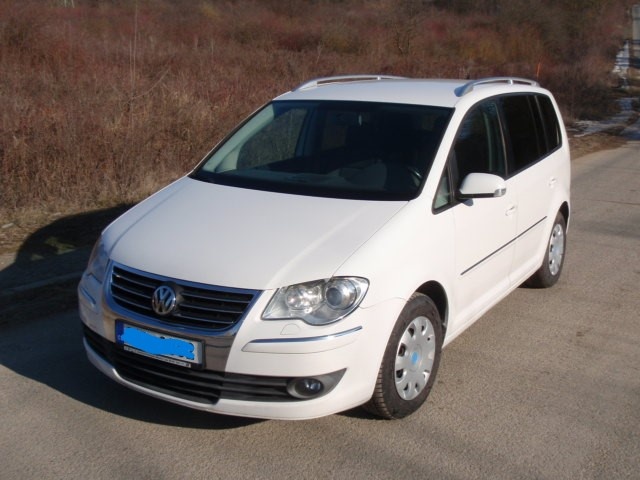 VW Touran 1,4 TSI 103 kW R -Line rok 2009