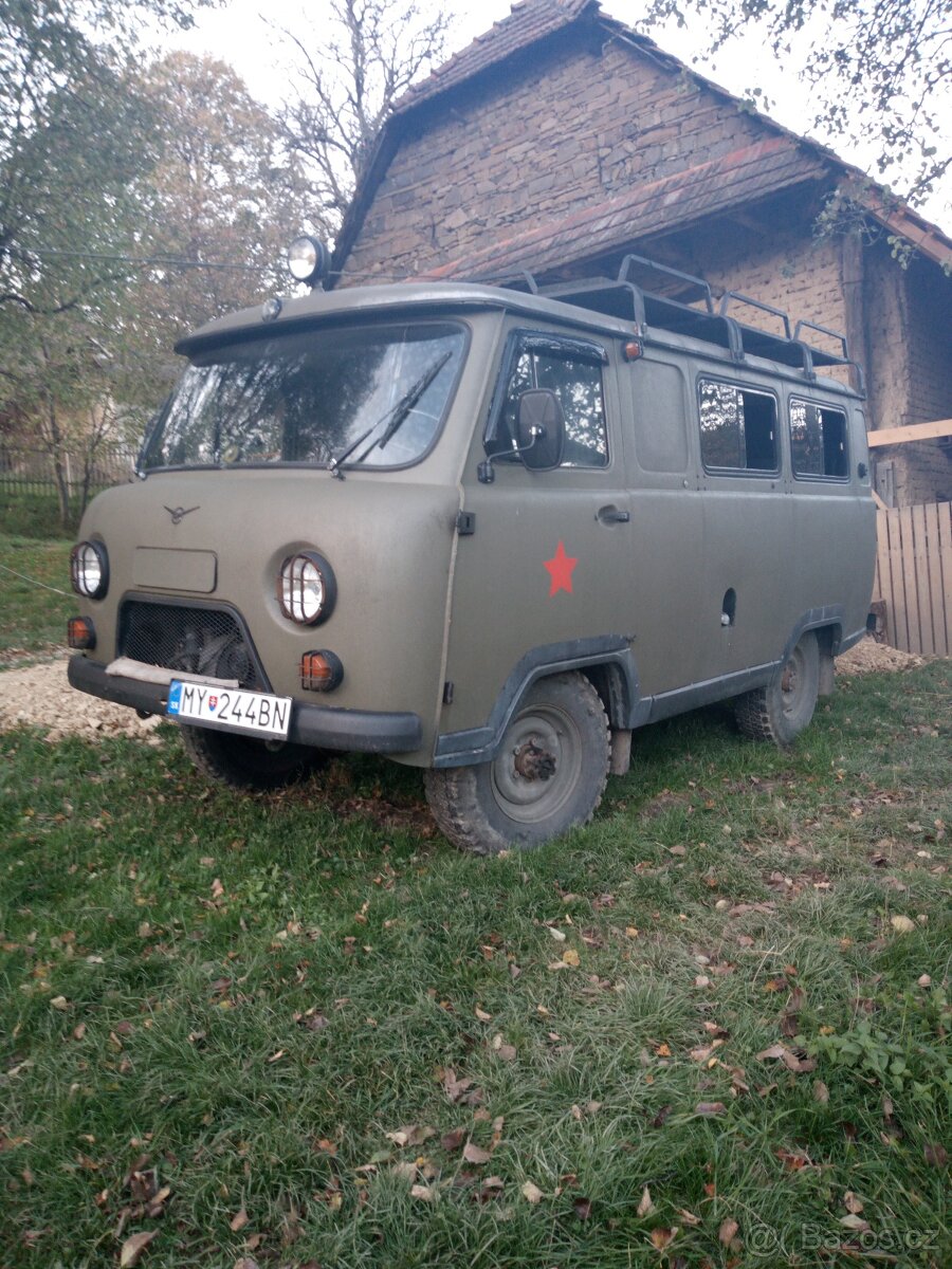 UAZ 452 Buchanka