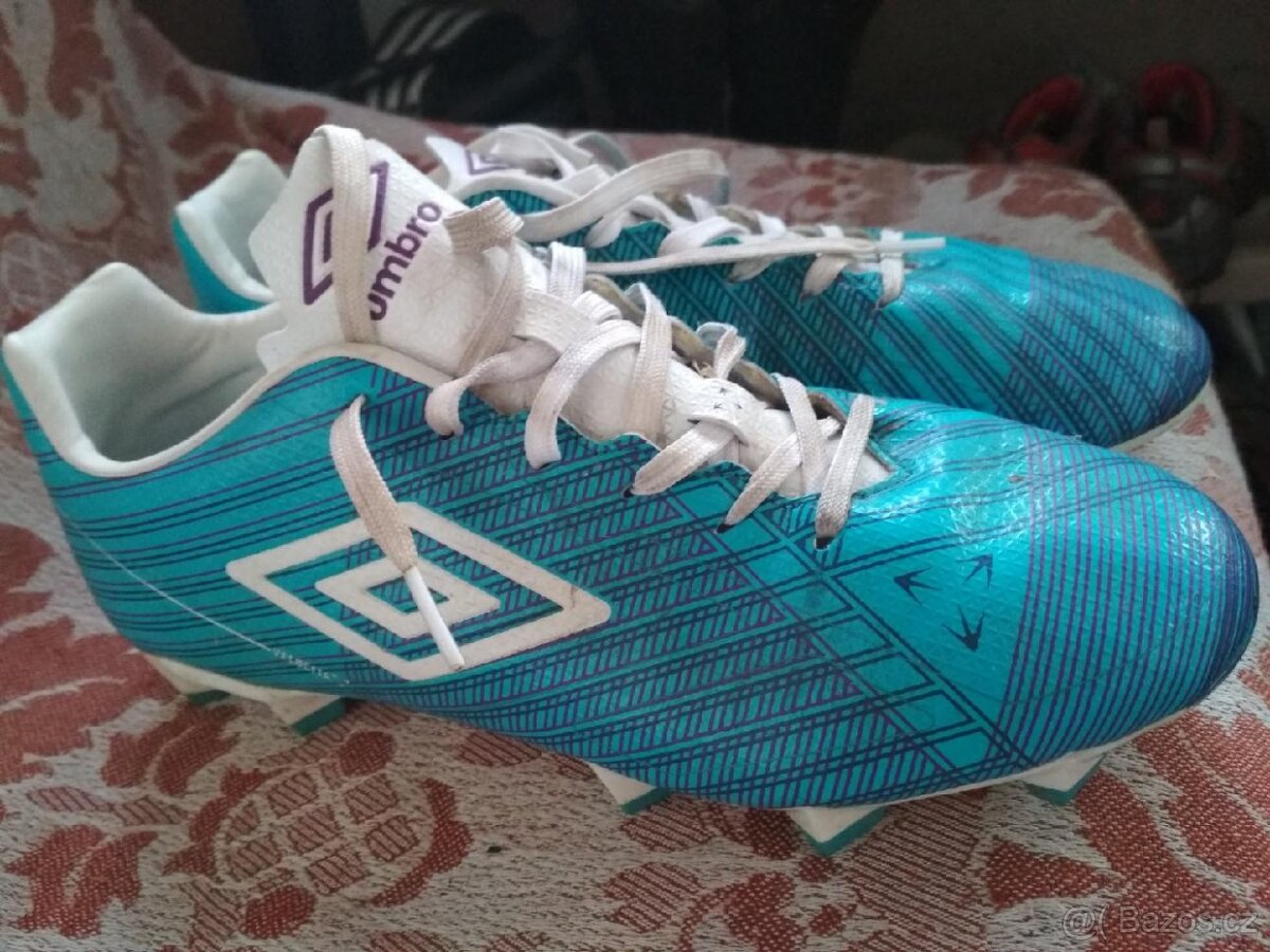 Kopačky Umbro 42