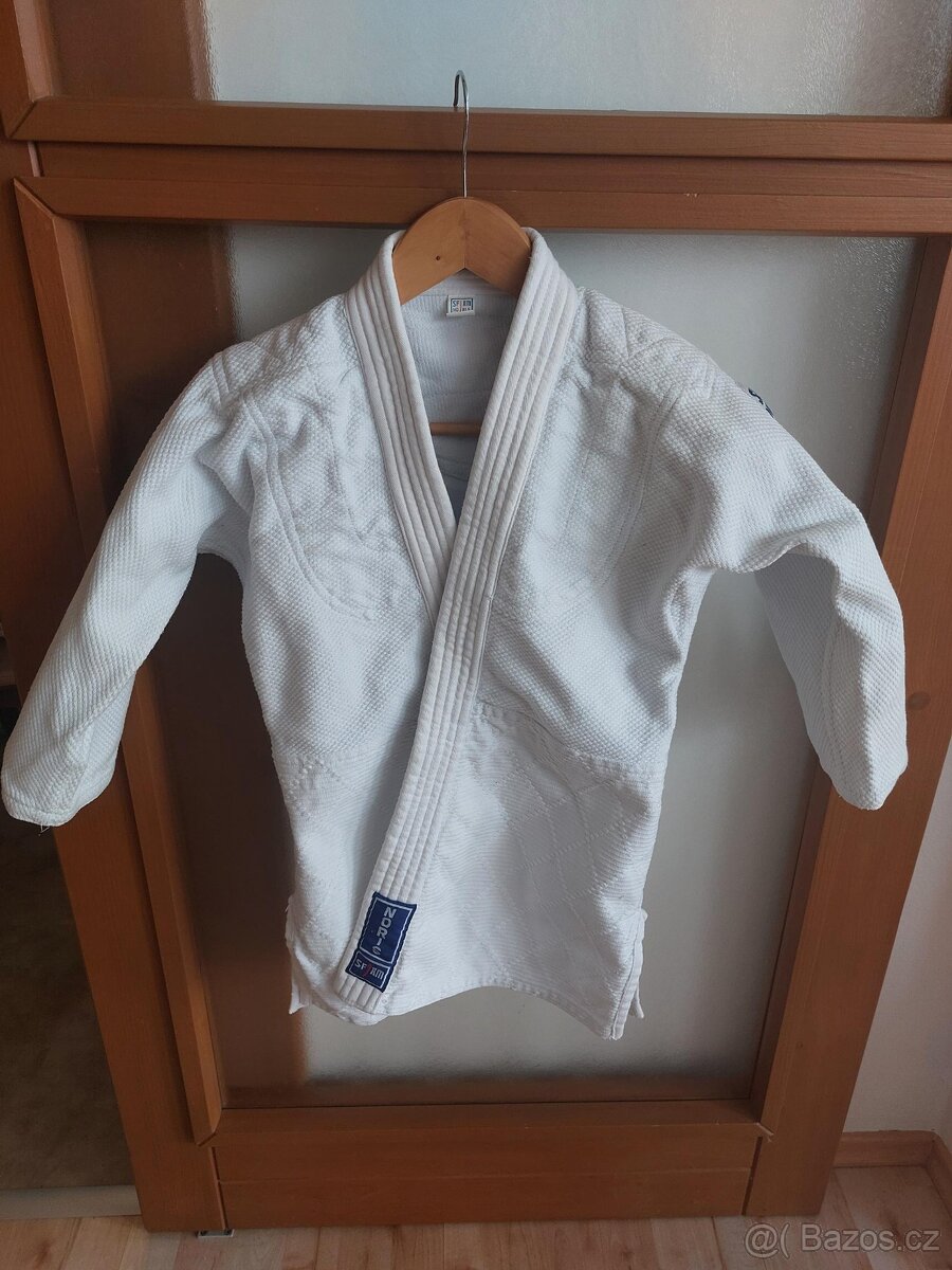 Prodám dětské kimono na Taekwondo, vel 130