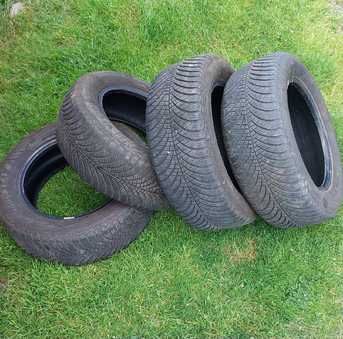 Goodyear 205 60 R15 pěkné cca 7mm za veechny 4