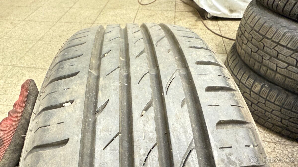 Pneu letni 195/50R16