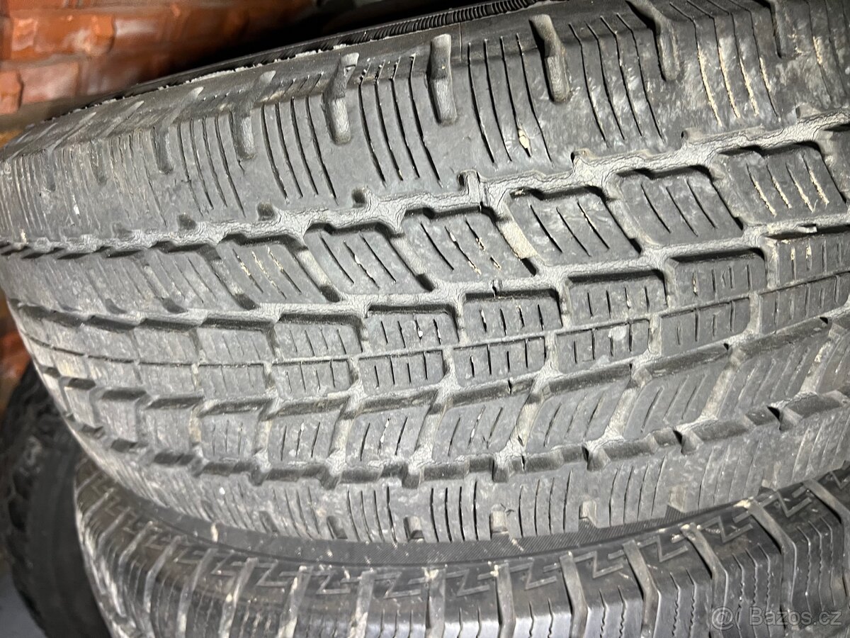 Zimní 225/75 R16C