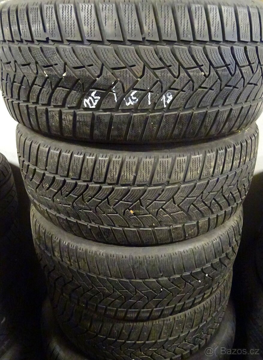 Zimní pneu Dunlop Winter 5,225/45/18, 4 ks, 5-5,5 mm