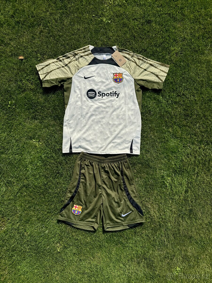 FC Barcelona training kit 2023/24