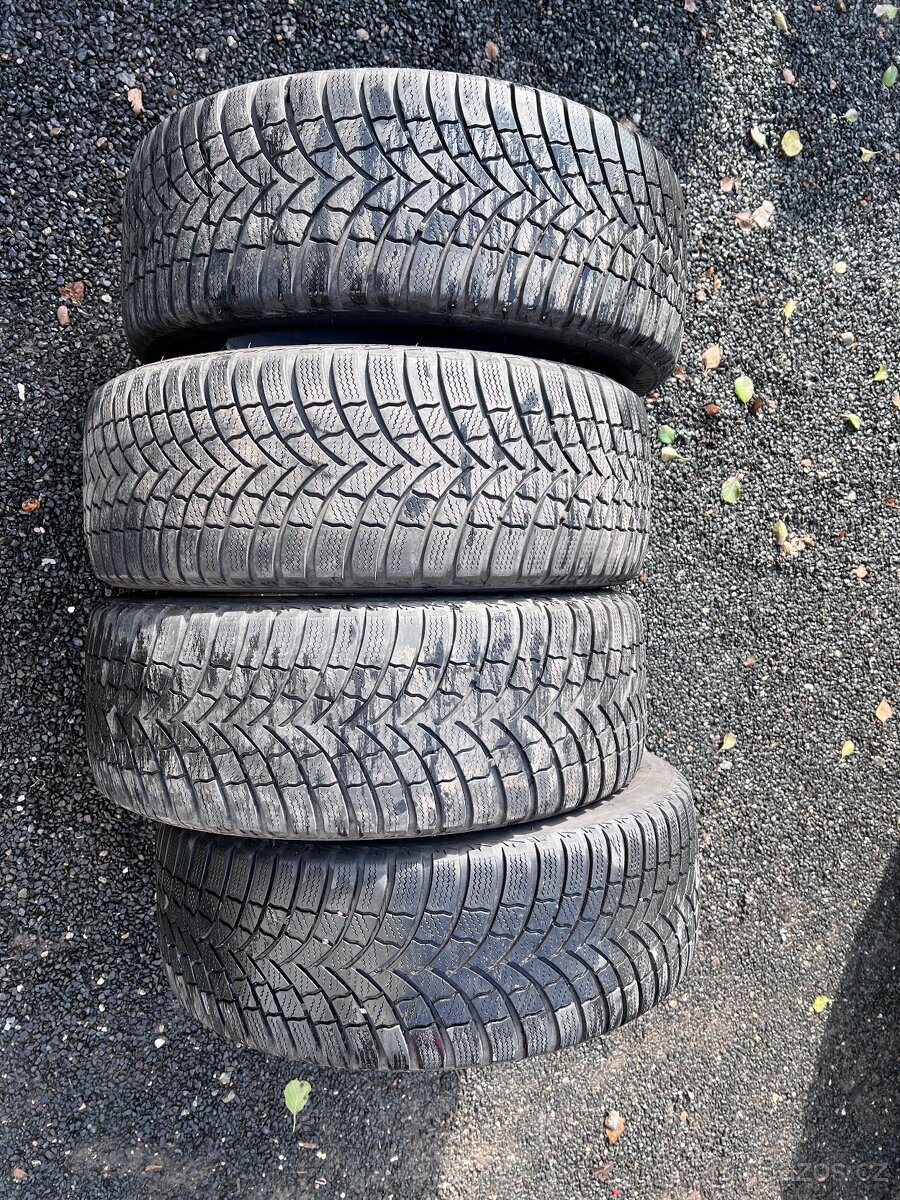 Zimní BRIDGESTONE 205/55 R16 vzorek 5-5,5mm