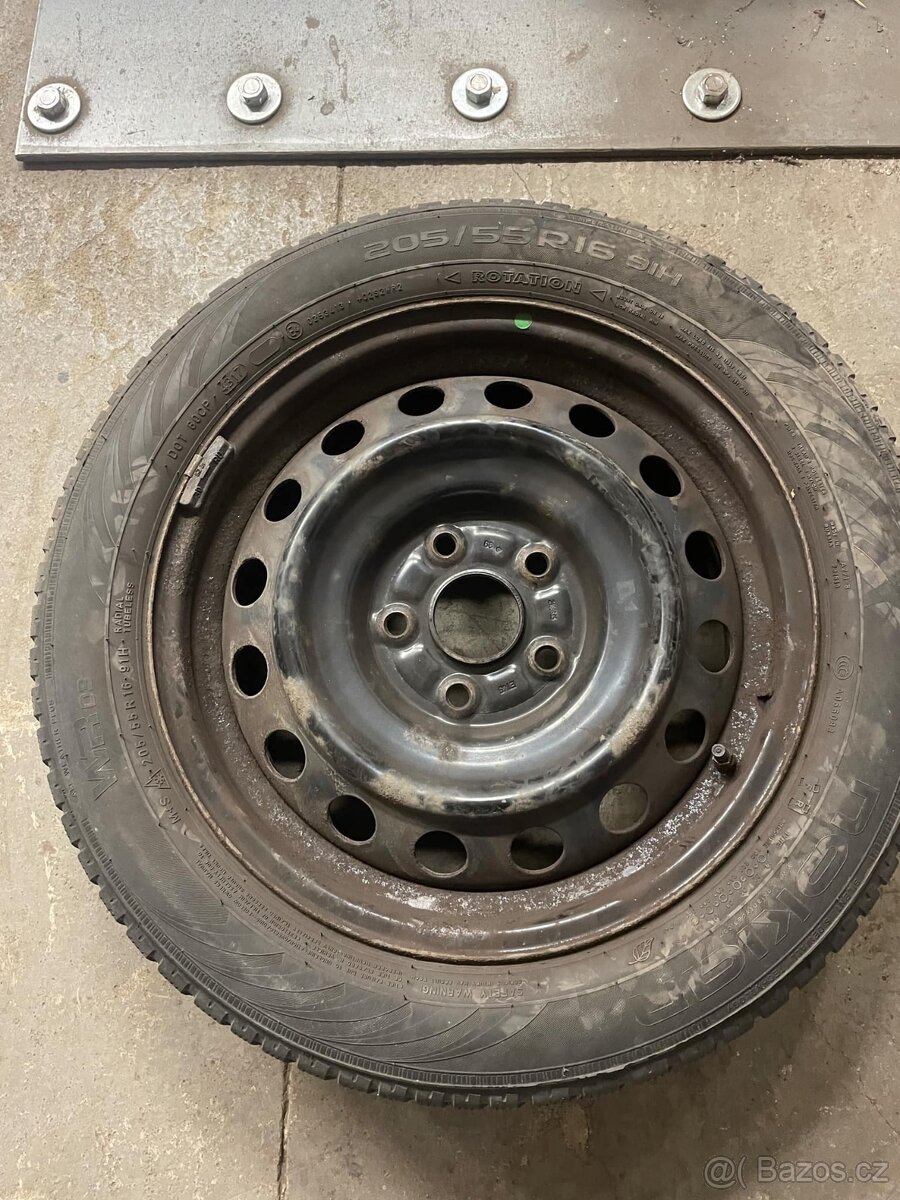 Plechové disky Toyota Corolla 5x114,3 - zimní sada