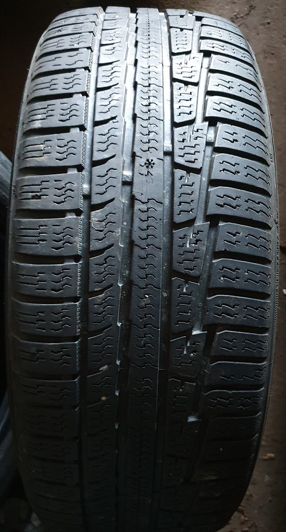 2 ks zimní Nokian 205/55R16