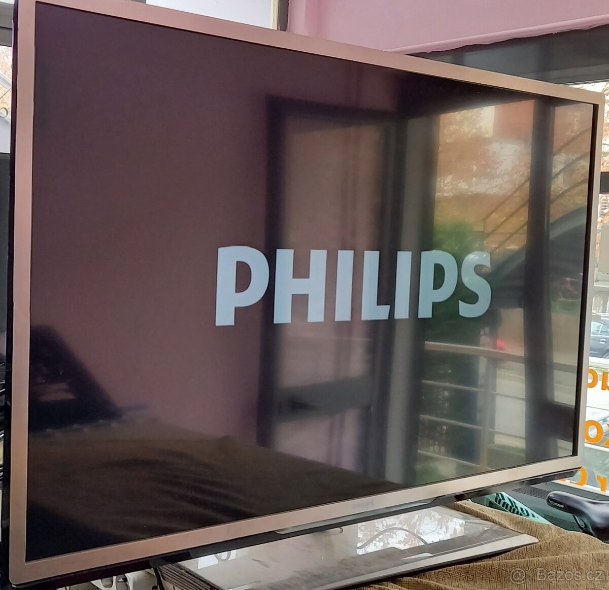 Philips 46PFL5007K, LED televize, na zeď + držák