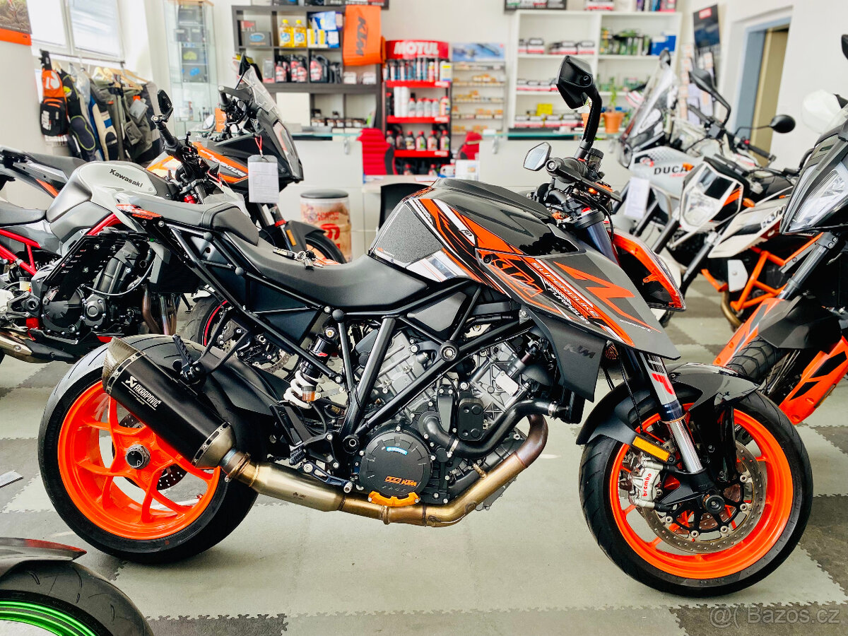 KTM 1290 Super Duke R = AKRAPOVIČ / QUICKSHIFTER+/ VÝBAVA ZA