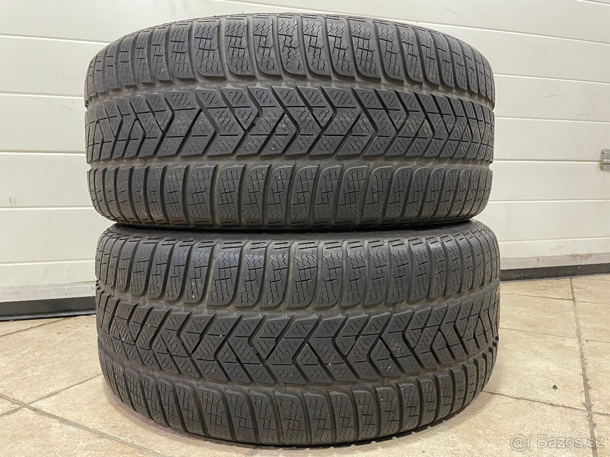 Pirelli Sottozero 3 245/45 R17 99V 2Ks zimní pneumatiky