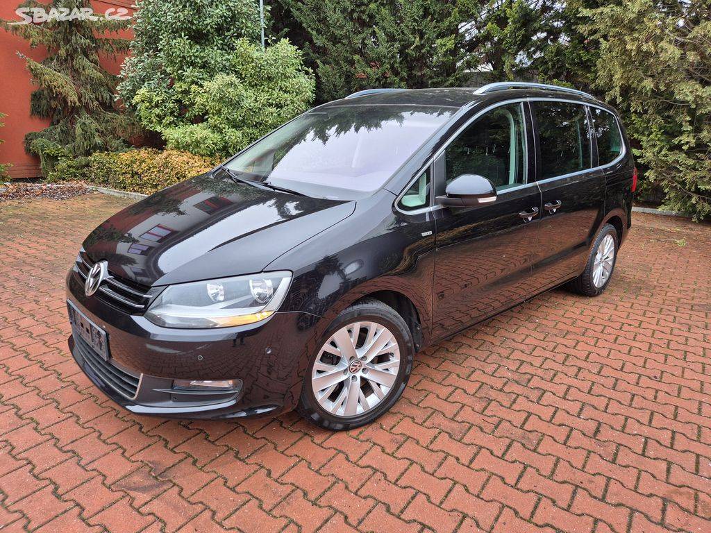 VW Sharan 2.0TDI 130kW,7.míst,tažné,kamera,KESSY,serviska