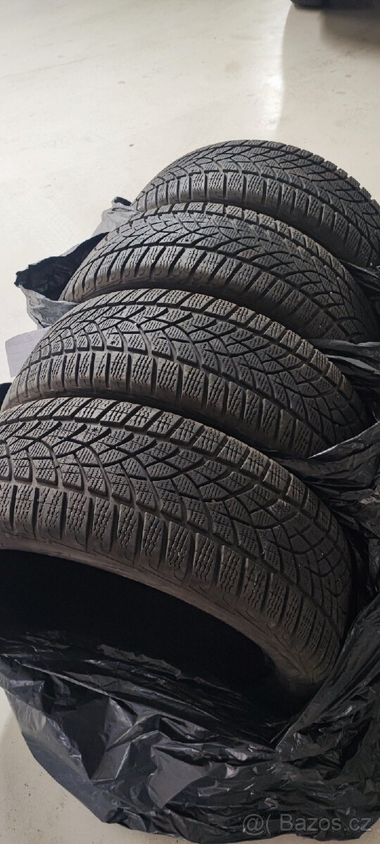 Zimní 235/50/19 Goodyear UltrGrip SUV, 3021, 7.8mm