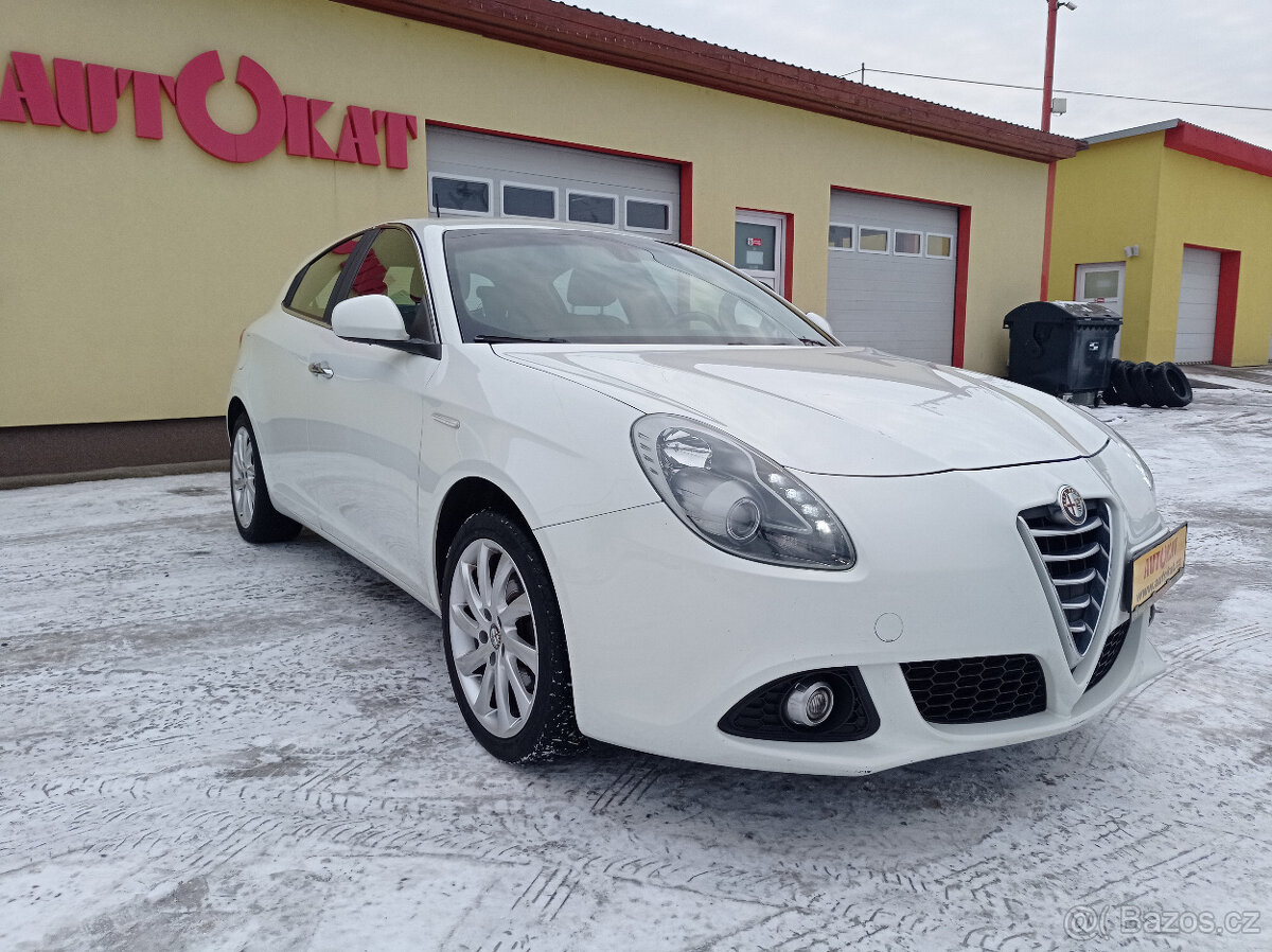 Alfa Romeo Giulietta 1.4 T-Jet 88kW/1Maj/ServKniha