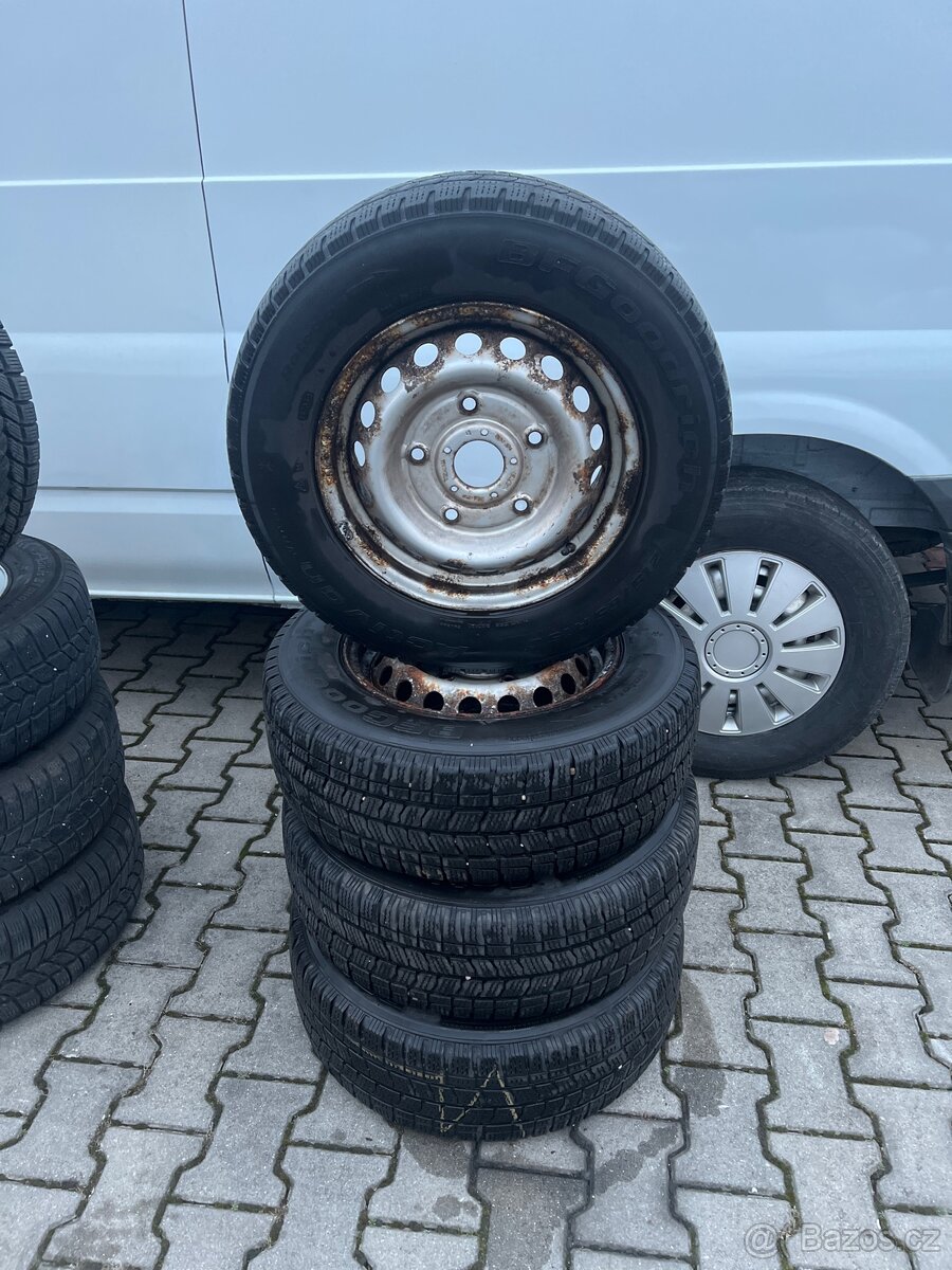 Ford Custom 215/65R15C