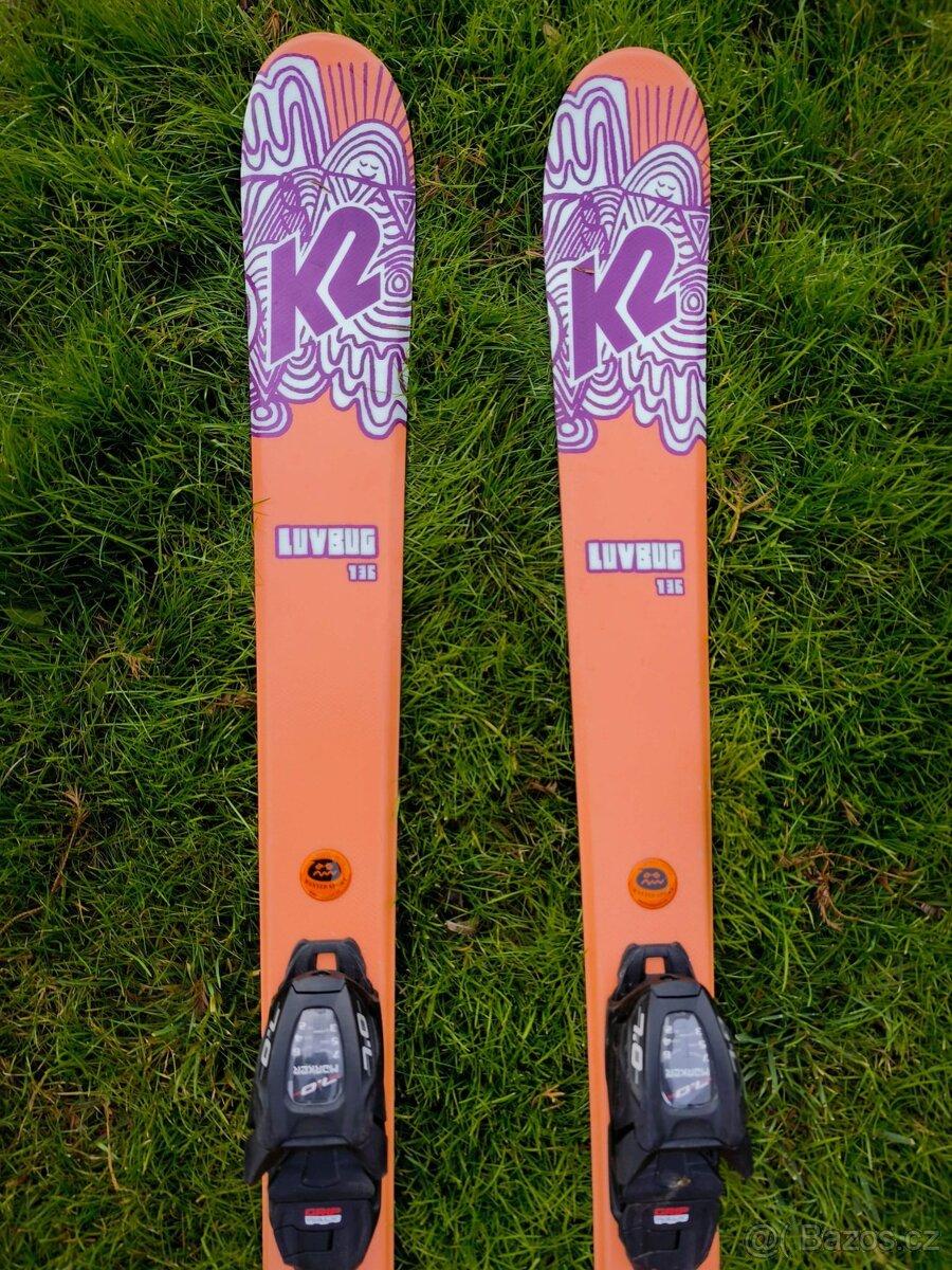 Dětské lyže K2 délky 136 cm s vázáním Marker