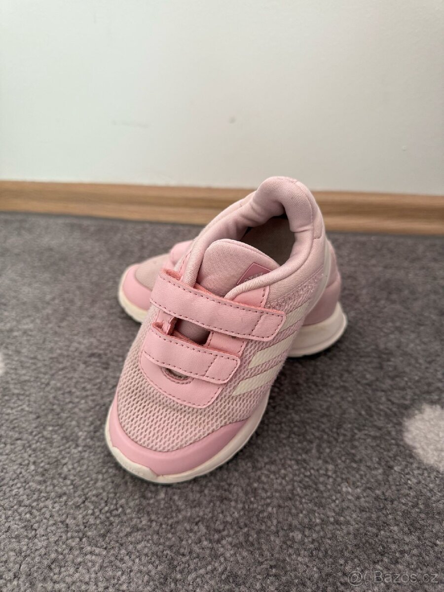 Dětské boty Adidas vel.26