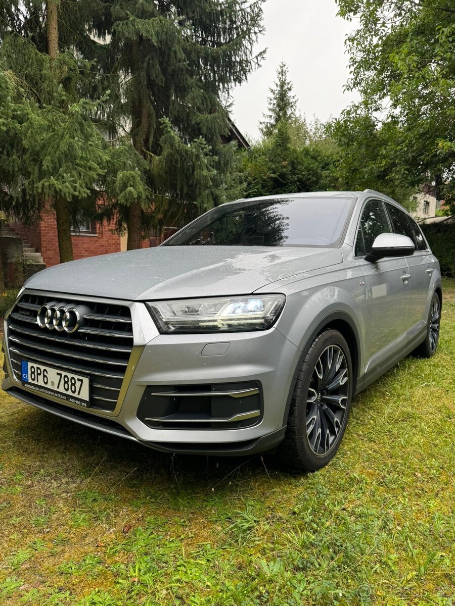 Audi Q 7 3.0 TDi  7míst  Do provozu 2016  Servisní kniha