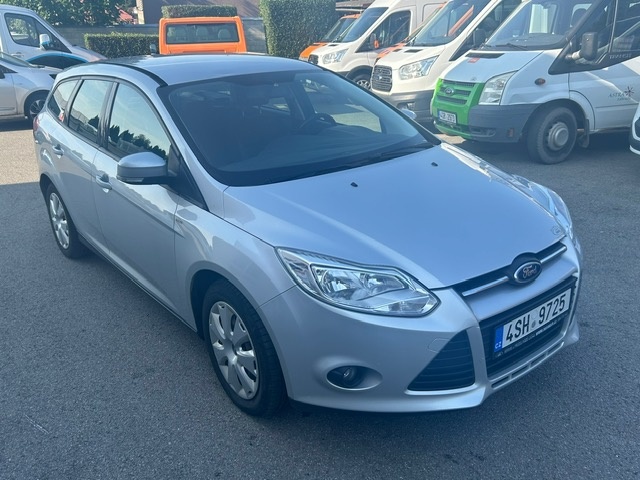 Ford Focus kombi 1.6 TDCi 115 PS aut klima, provoz 06/2013