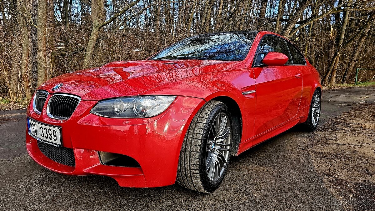 BMW M3 2011 V8