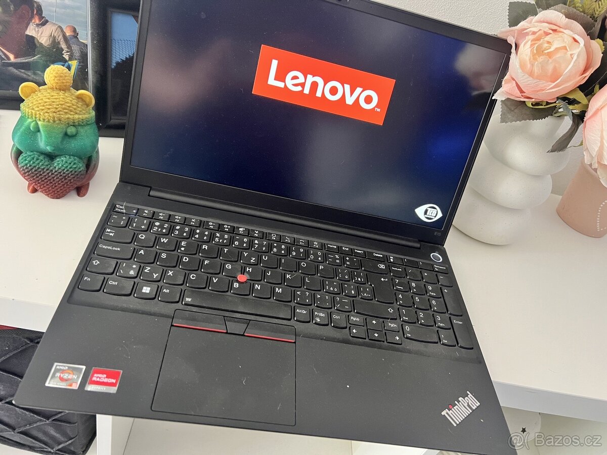 Lenovo ThinkPad půl roku starý