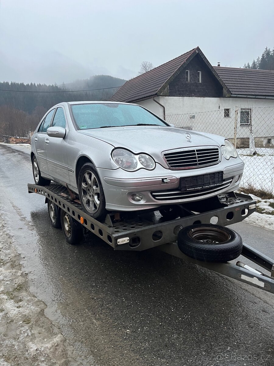 Mercedes w203 BENZÍN-sedan -závada motoru-nepojízdné