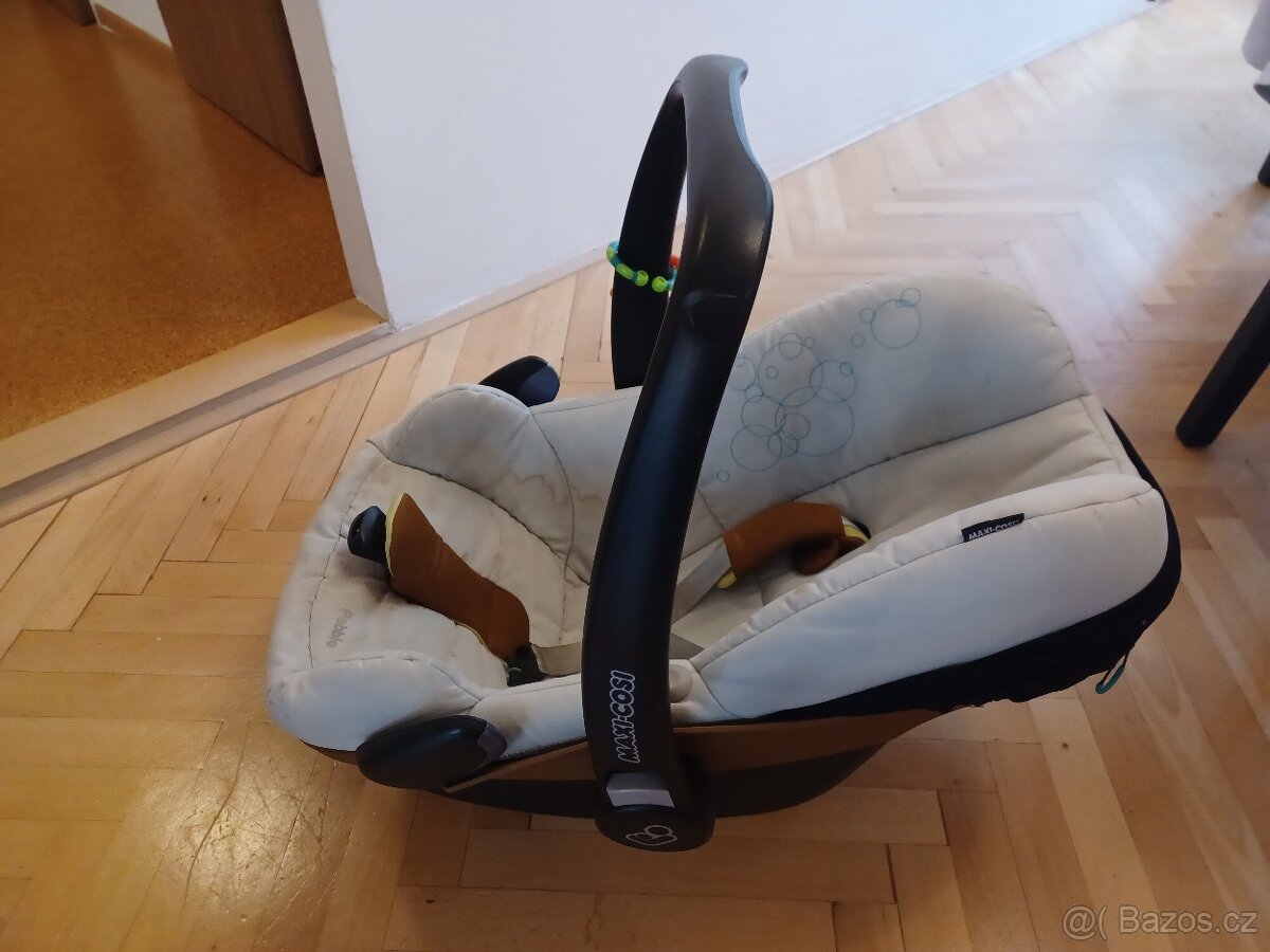 autosedačka maxi cosi pebble se základnou isofix