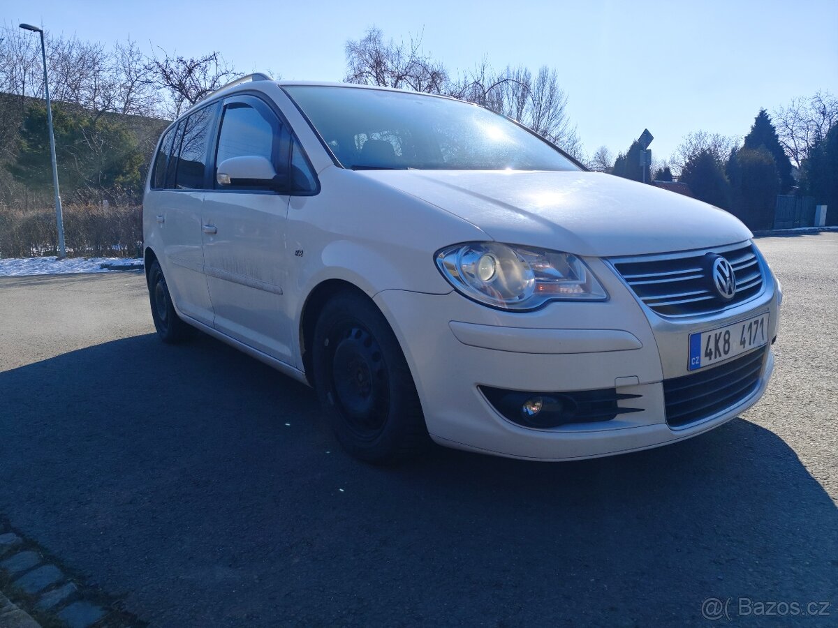 VW Touran R Line 2.0 TDI 103kw 2009