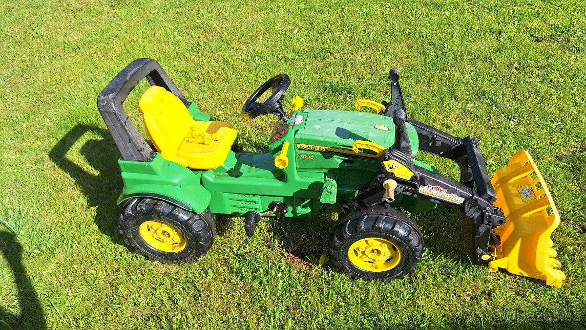 Dětský traktor john deere
