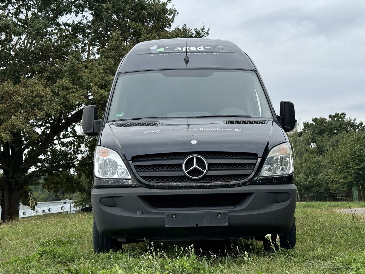 Mercedes Benz sprinter