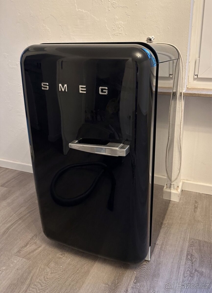 SMEG FAB10 mini lednice - super stav