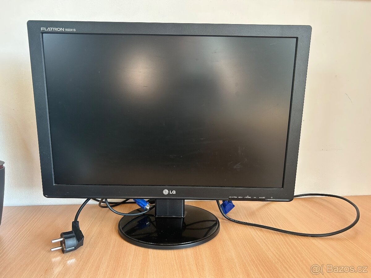 LCD monitor 22” LG W2241S