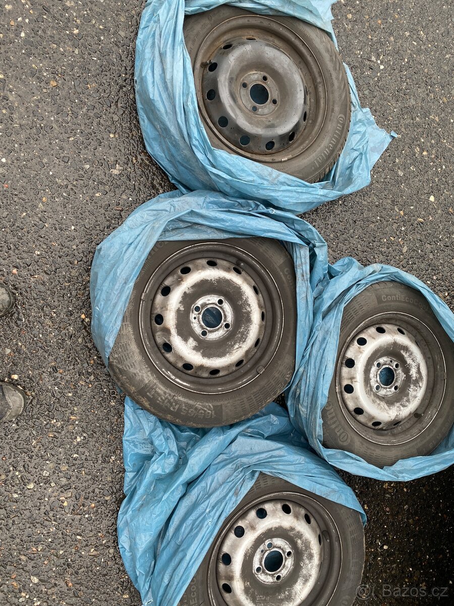 Plechové disky 15” 4x100 a letní pneu 185/65/R15 Renault