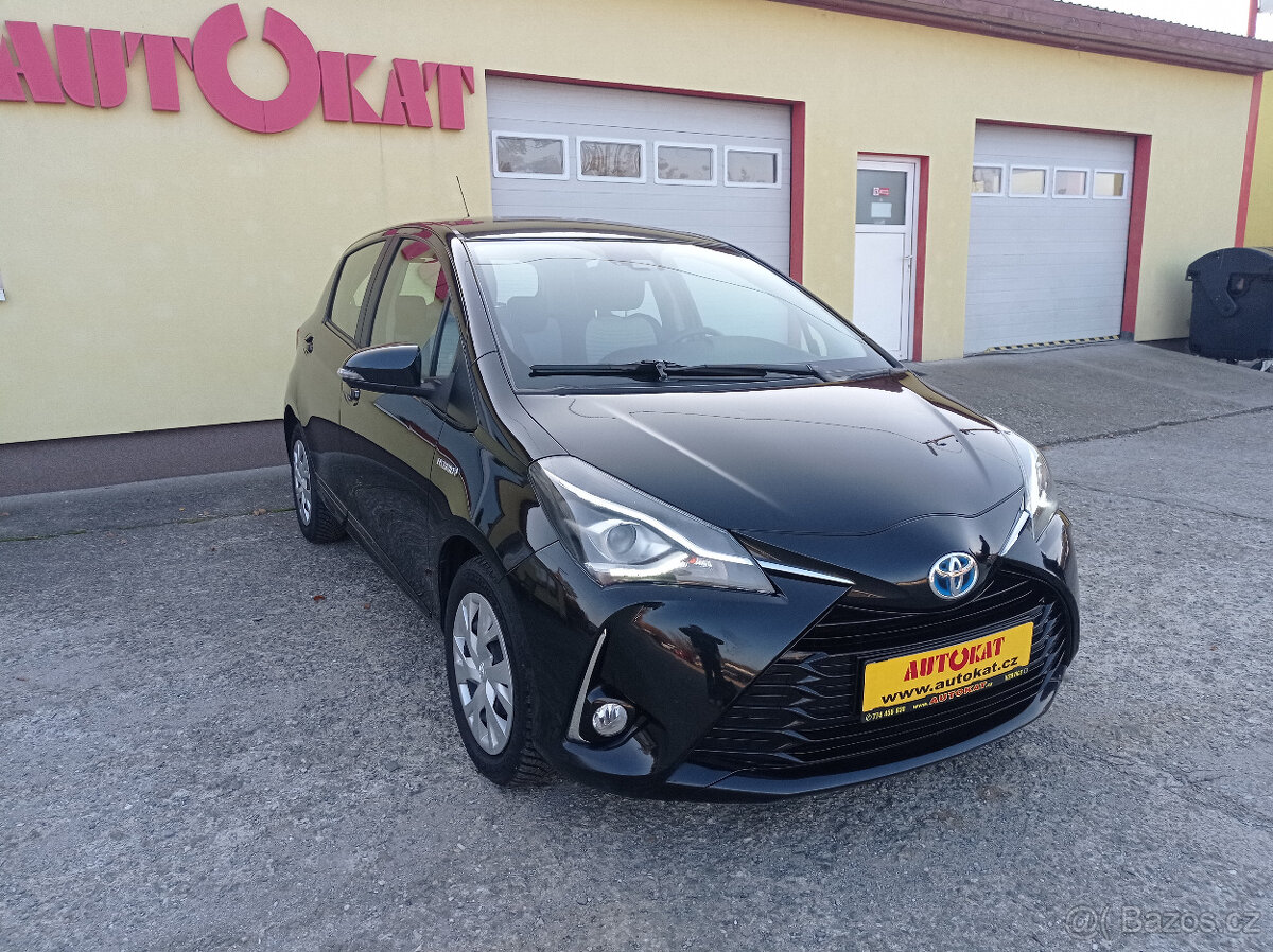 Toyota Yaris 1.5 Hybrid 74kW/1maj/ServKniha