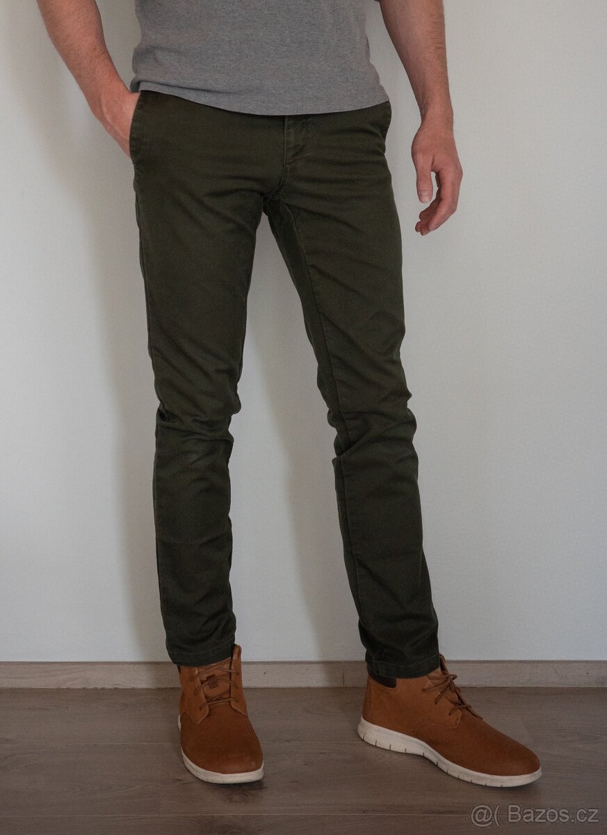 Carhartt WIP 31/32 olive green