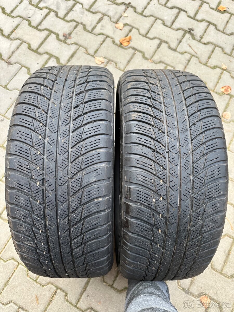 Zimní 215/55 r17