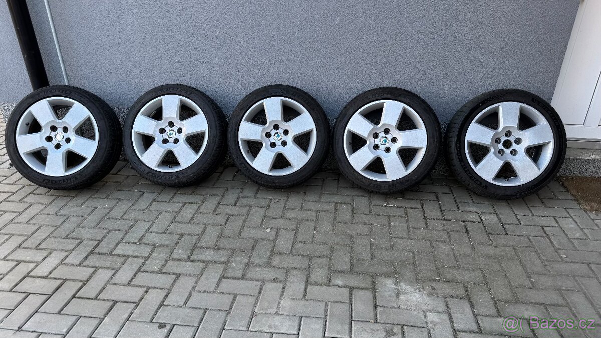 Alu kola 5 ks 5x112 r17 letní Michelin 225/45 - Škoda Solid