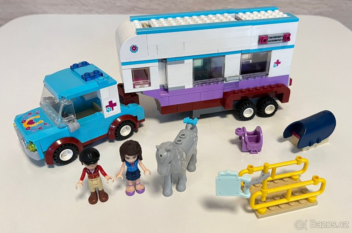 Lego Friends 41125 Kamion na přepravu koní