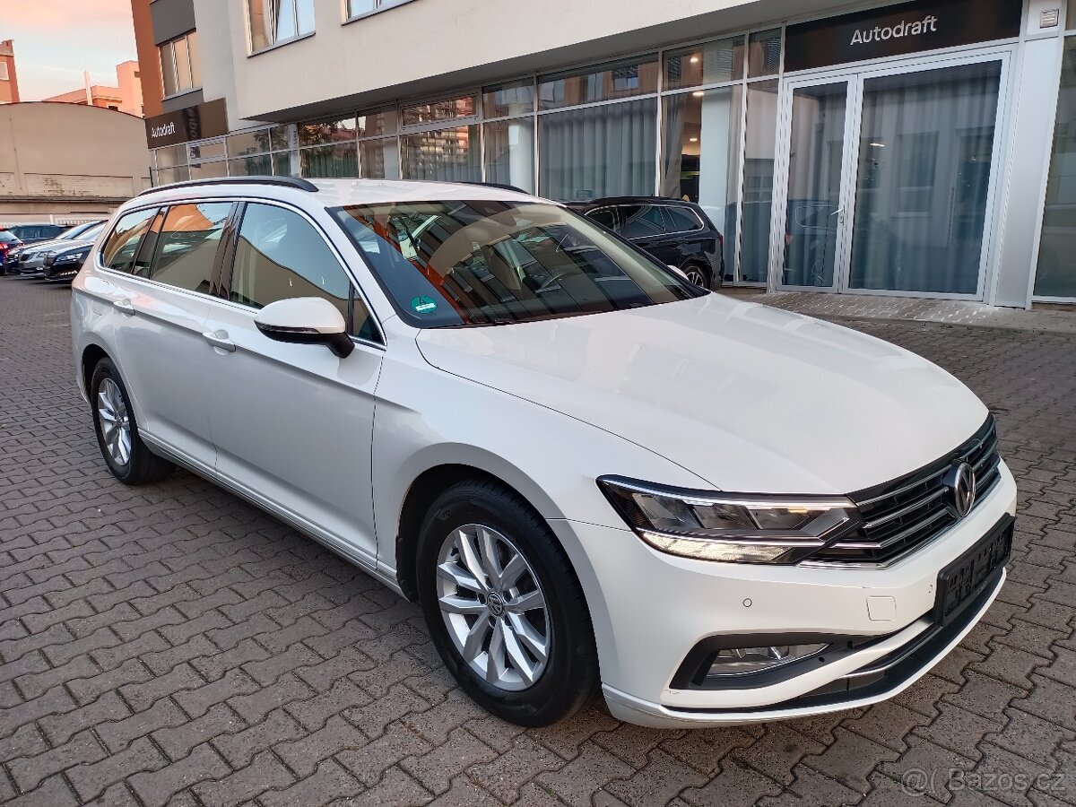 VW Passat B8 2.0TDI 110kW DSG FULL LED ACC ERGO Qi