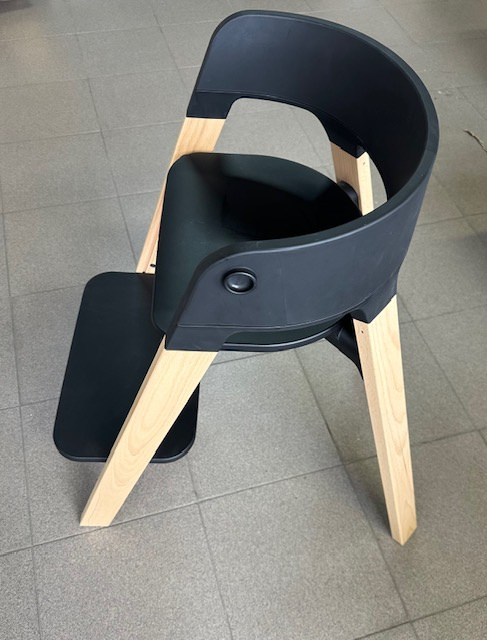 Stokke Steps  BLACK / NATURAL