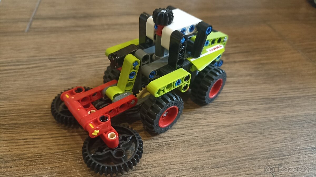 Lego technic 42102 - mini CLAAS XERION