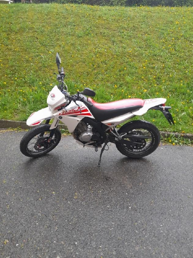 Prodám Yamaha xt 125