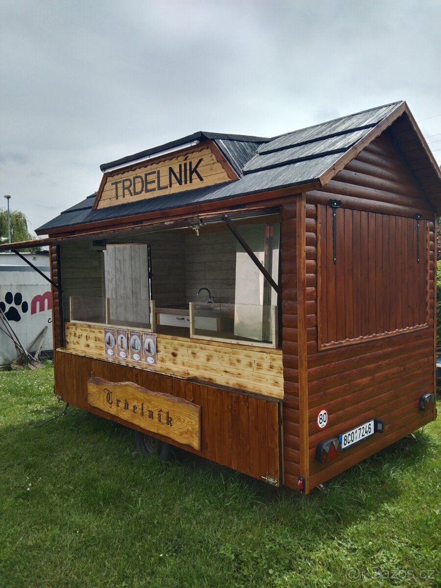 Pojizdna prodejna na občerstvení Trdelnik