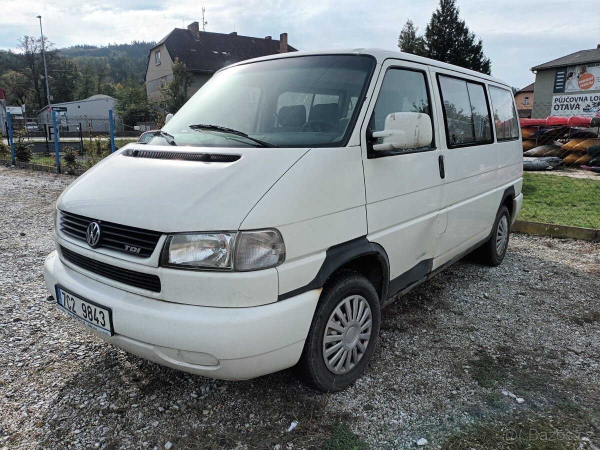 VW T4 Caravelle 2,5TDi 75KW poškozený motor