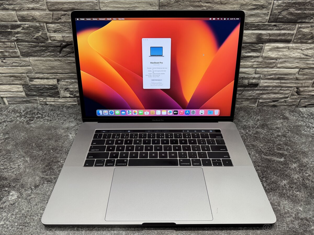 CTO MacBook Pro 15" 2017 i7 / 16GB / 500GB / Pro 560