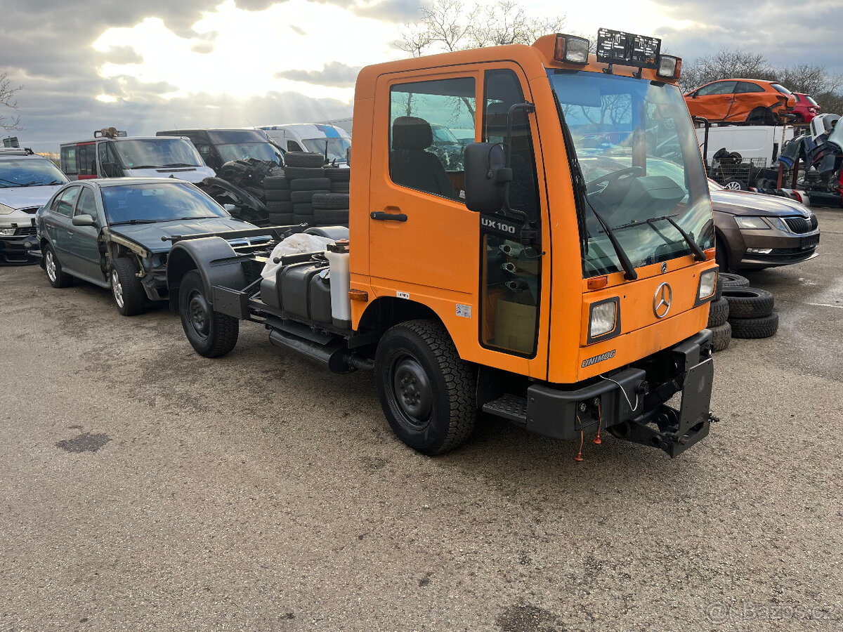 Mercedes Benz unimog ux 100 m