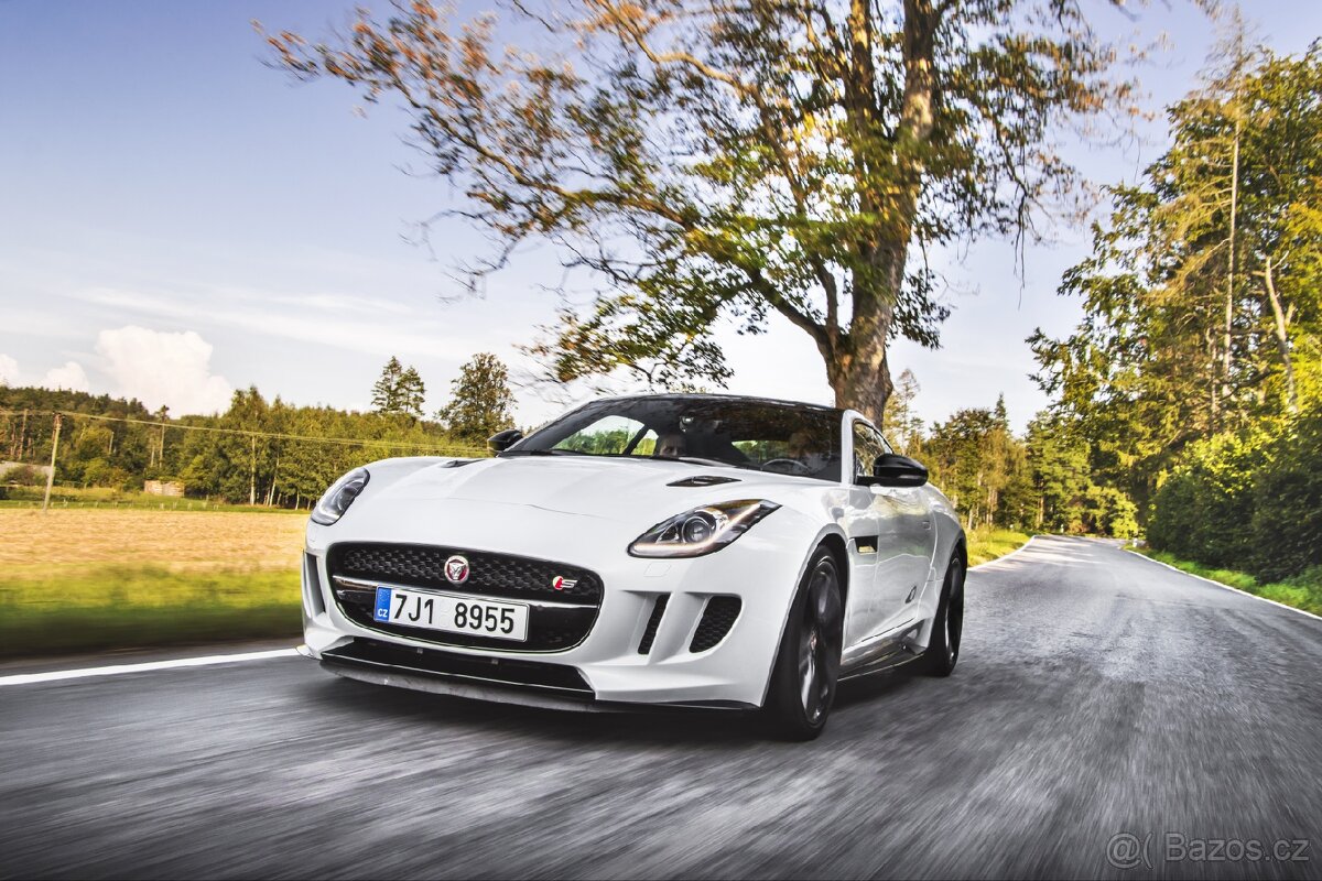 Jaguar F-Type S. Top stav.