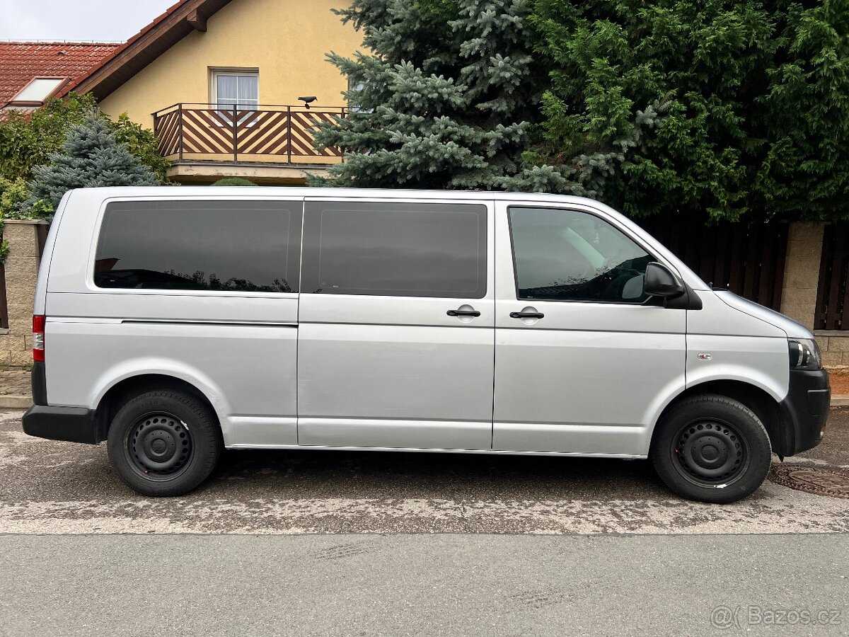 VW Transporter / Caravelle 2014, 9 míst TOP STAV